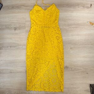 is a Lovers + Friends Skylight yellow lace Women’s Dress Size XS, sz extra Small